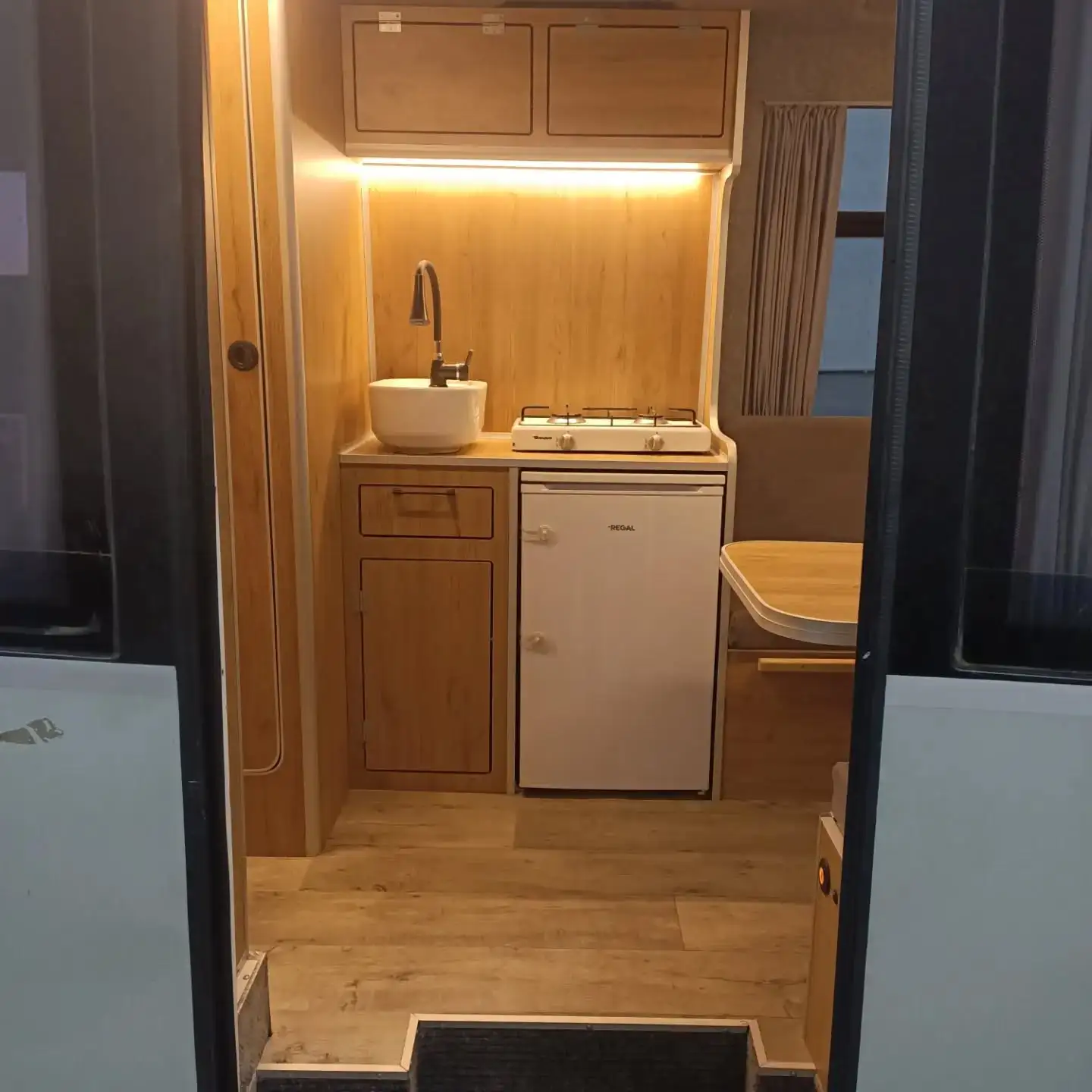 Ankara karavan mutfak tasarımı ve mobilya - BOW'S CARAVAN